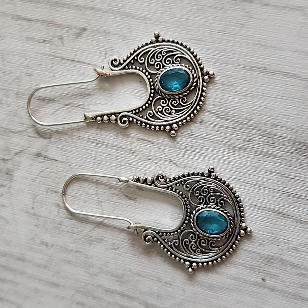 🌻Antique Style Dangle Hoop Aqua Blue Gem
